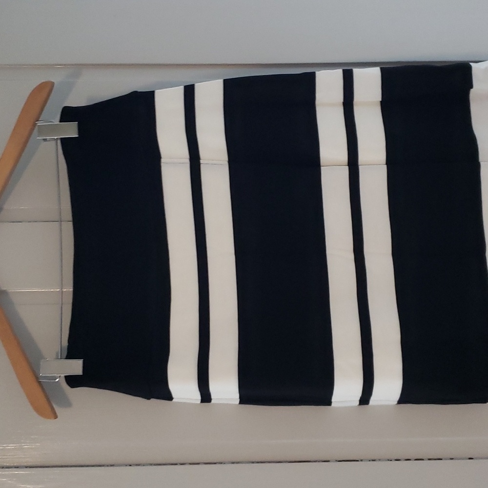 Athleta faux wrap asymmetrical knit skirt in size M